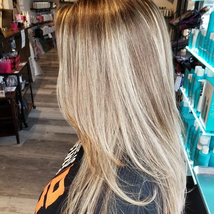 https://cdn.salonspotlight.com/photos/swFK5Ia3rsihIgX2UuG3/019f8da8-7ca8-4f96-a10f-93c982a8d0a5_720x720