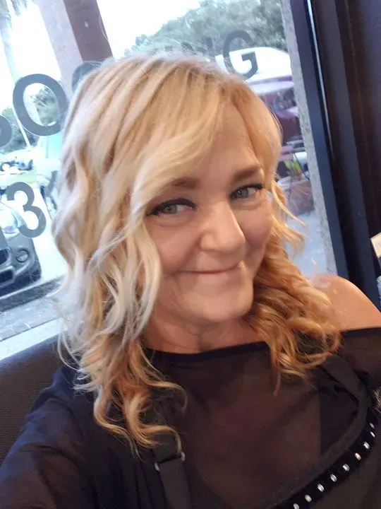https://cdn.salonspotlight.com/photos/swFK5Ia3rsihIgX2UuG3/7b1b1993-080d-45fc-9e62-94eb0aae977e_720x720