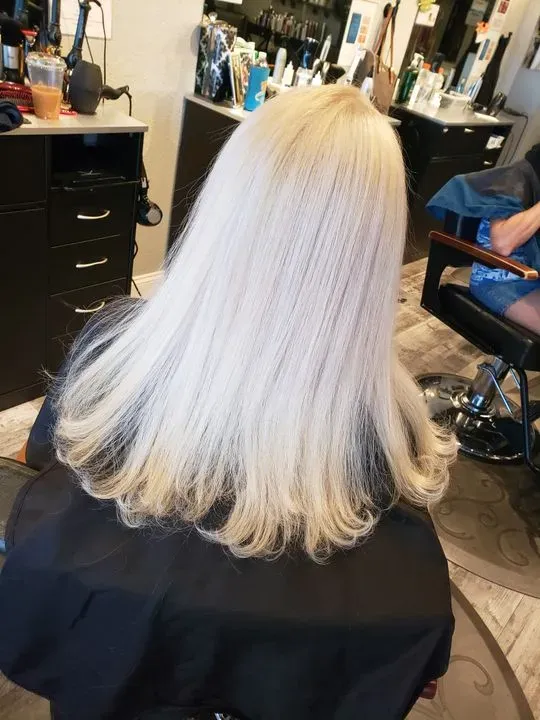 https://cdn.salonspotlight.com/photos/swFK5Ia3rsihIgX2UuG3/bc636efd-e10e-4cdd-abb6-4b78eb428afa_720x720
