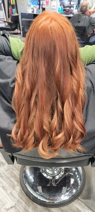 https://cdn.salonspotlight.com/photos/swFK5Ia3rsihIgX2UuG3/defeca1d-26ff-4ec4-b2aa-3764464d0461_720x720