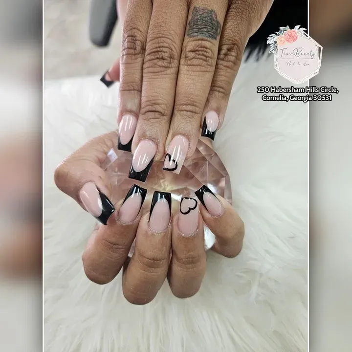 https://cdn.salonspotlight.com/photos/sx6xagxFGfoPuNXwTODB/215dc223-0638-44a3-93df-b7db88d2318d_720x720