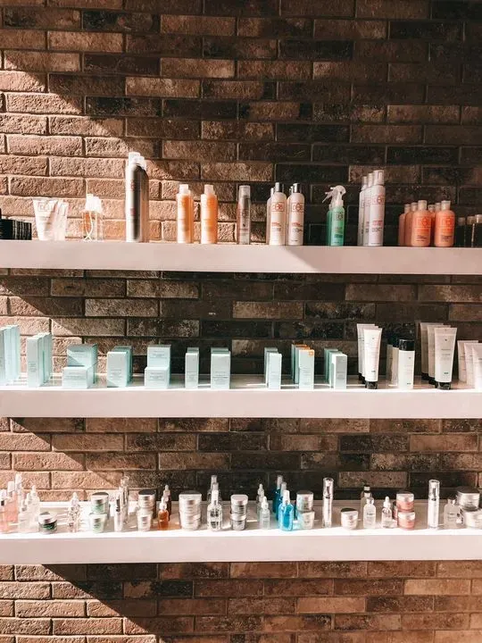 https://cdn.salonspotlight.com/photos/sy96PZm4CTnwTmJrykkk/50a8dea5-7020-4afa-9942-fe159215b037_720x720