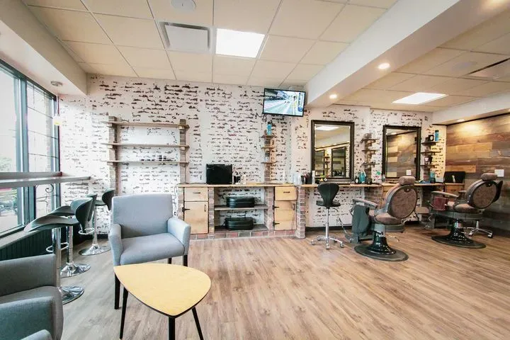 https://cdn.salonspotlight.com/photos/szLoNtH5Jray3jYASe0z/cee60171-3679-47ab-a796-40b9b794598a_720x720