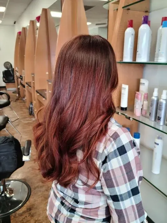 https://cdn.salonspotlight.com/photos/szW96dM5NsiaUE5js0kt/19ae449e-6e2c-4e1c-b8be-5a7d665e5693_720x720