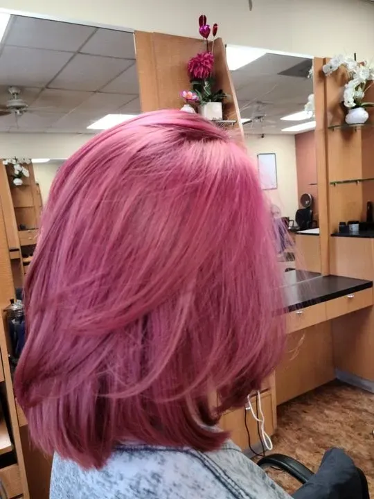 https://cdn.salonspotlight.com/photos/szW96dM5NsiaUE5js0kt/b28513a4-4182-4bd1-afed-22e164d3ecfd_720x720