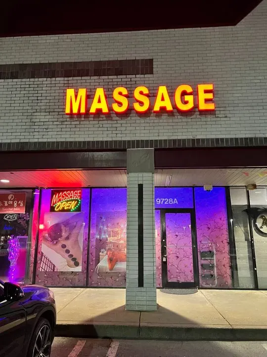 https://cdn.salonspotlight.com/photos/t0TfmVX1U7Rgdt4PXunj/c0d97ee0-5b0d-4434-b548-0eef1fa4ee59_720x720