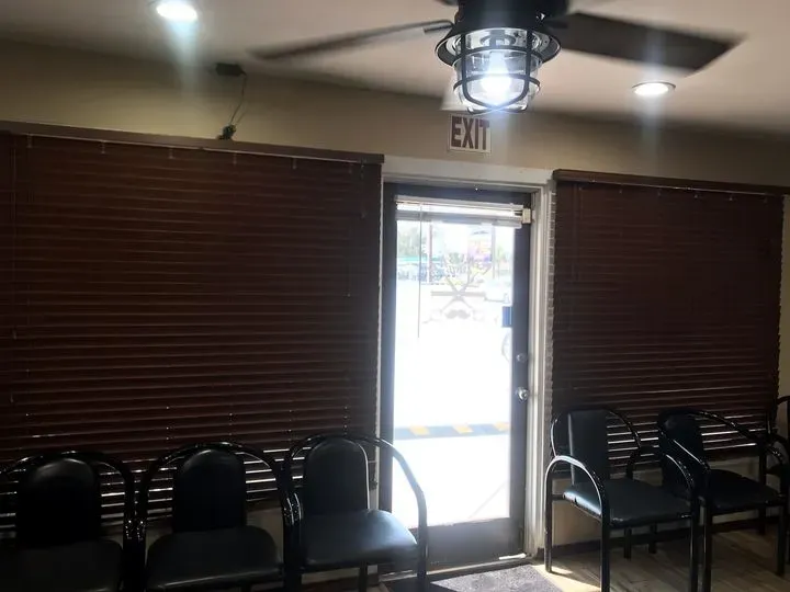 https://cdn.salonspotlight.com/photos/t4fXUwiQlULx5Cvv8nNr/32b6bbc2-7b75-4c32-a44a-f1387078bc8e_720x720