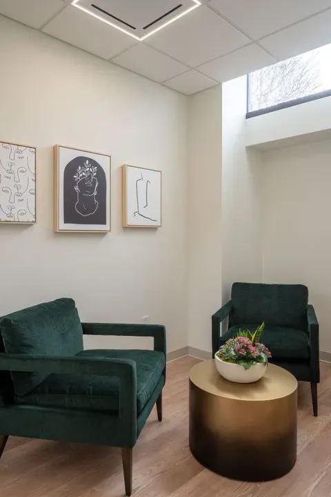 https://cdn.salonspotlight.com/photos/t6Eo1Ar3lfYTwVwfljC6/935ad9c9-09ab-4509-a1c2-fa4a774cd7c9_720x720