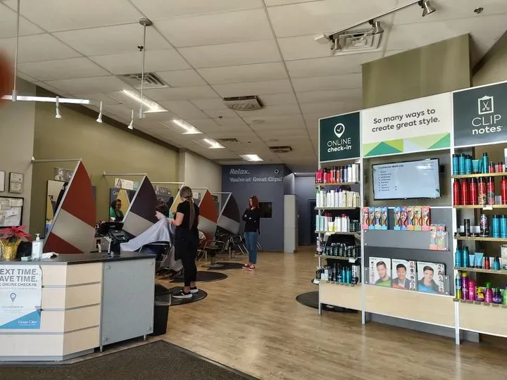 https://cdn.salonspotlight.com/photos/t7mLKKapkgdroZld28nD/17682586-9e7b-4edd-8a4c-117d0afe4592_720x720