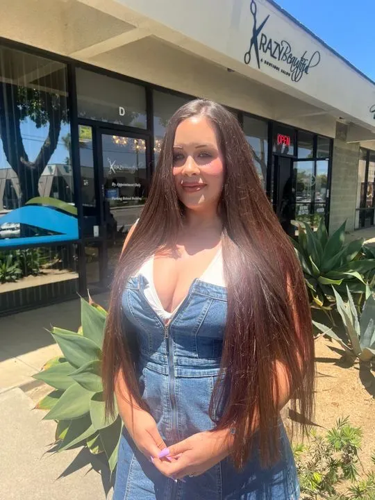 https://cdn.salonspotlight.com/photos/t9rXlQnkeAV3VaS9sQYb/5cae868c-d9f0-4f99-8efb-cedb7d430cb0_720x720
