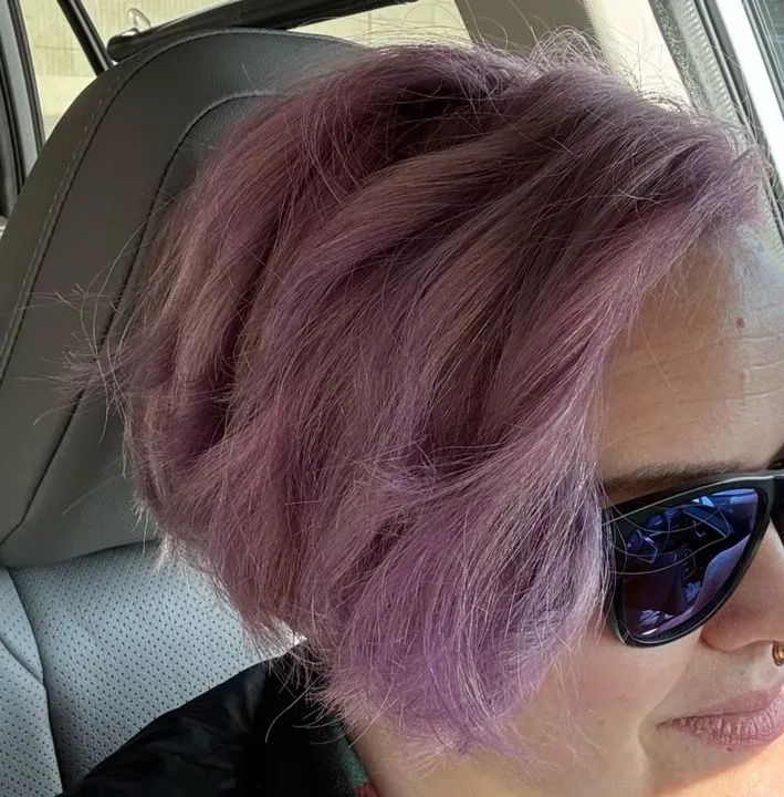 https://cdn.salonspotlight.com/photos/tC4OfmHNwiMGDZkHc78y/f3b5b26f-0cbc-4ffd-9e27-f485c2f3a9ab_720x720