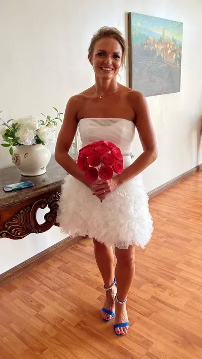 https://cdn.salonspotlight.com/photos/tCW6JWFdMPWSoTGQZr3b/c1463a68-3e44-4f45-b406-1e50e719c8d4_720x720