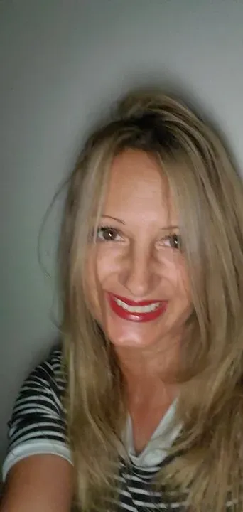 https://cdn.salonspotlight.com/photos/tD3gaA936zgCKijntdfy/35dda981-fba8-471f-964e-76d3f10fb688_720x720