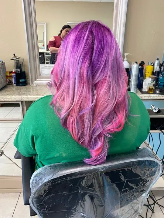 https://cdn.salonspotlight.com/photos/tD3gaA936zgCKijntdfy/82e78384-360c-49fe-b0c3-b7514cb8ee10_720x720