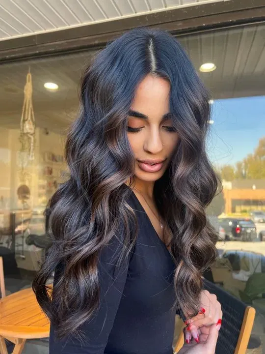 https://cdn.salonspotlight.com/photos/tDKlOz91hMZd7Yiiq0zv/41647180-ed3a-4803-b086-3c1e0b878e3e_720x720