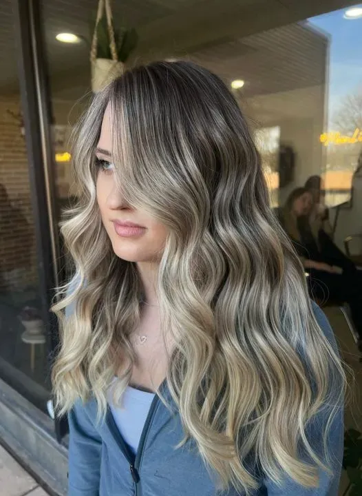 https://cdn.salonspotlight.com/photos/tDKlOz91hMZd7Yiiq0zv/a4b7fb00-97c9-45c8-ab61-d61229911ffc_720x720