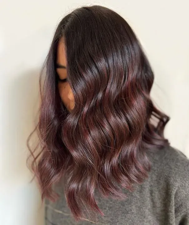 https://cdn.salonspotlight.com/photos/tDKlOz91hMZd7Yiiq0zv/b9a8bcde-ae25-4d97-a3c0-dc435621b1ac_720x720