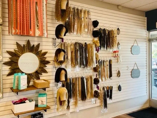 https://cdn.salonspotlight.com/photos/tE7AdeA6oVmPyezJ3hM6/2431ce1b-5d4b-4618-9de6-fb77052d6a2b_720x720