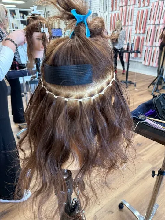 https://cdn.salonspotlight.com/photos/tE7AdeA6oVmPyezJ3hM6/f477e567-2bbf-4244-a027-0c1ea6b305ce_720x720