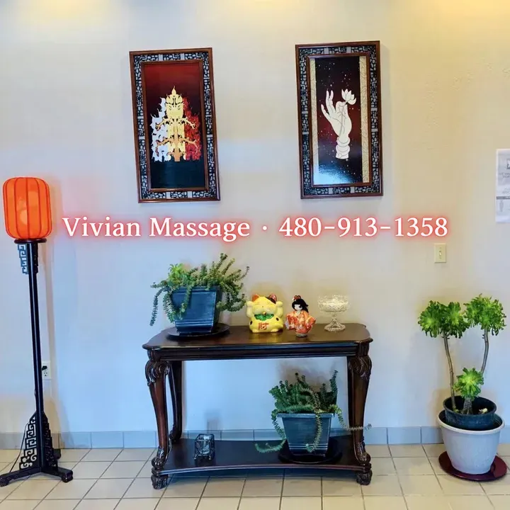 https://cdn.salonspotlight.com/photos/tJYz5MvHAUy426crpa31/f0dd5f2e-f450-4a80-93f7-fbcfcbf8ba76_720x720