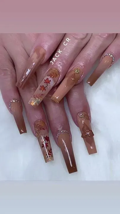 https://cdn.salonspotlight.com/photos/tKUZqcOHYXI7hZFPqOnr/db67128f-aeb4-4c12-a927-09e77bf8d91b_720x720