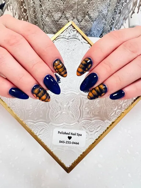 https://cdn.salonspotlight.com/photos/tKht1I92i2VA4xv9kLgt/1b8a78f2-f639-4cdb-9b22-ad4bc5955e06_720x720