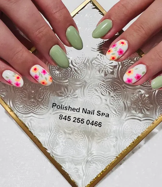 https://cdn.salonspotlight.com/photos/tKht1I92i2VA4xv9kLgt/1f1fac23-1472-4ae3-ac7c-9a138e0459ad_720x720