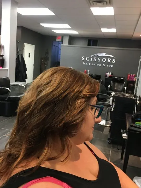 https://cdn.salonspotlight.com/photos/tVjFZ2ww9kzmnGbh7IbO/ae6a6445-6ee2-426b-a059-e0724ce2f108_720x720