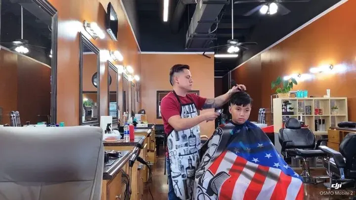 https://cdn.salonspotlight.com/photos/tX8WDBJue3Y8ut7U7uLv/be2b03de-f17e-42eb-af6e-183dcb245dee_720x720