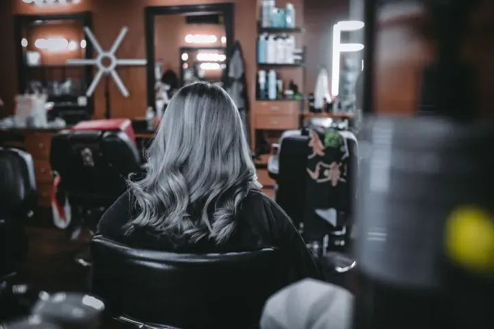 https://cdn.salonspotlight.com/photos/tX8WDBJue3Y8ut7U7uLv/de53ef56-cf0c-4ebb-be73-f85e8f35a6c0_720x720