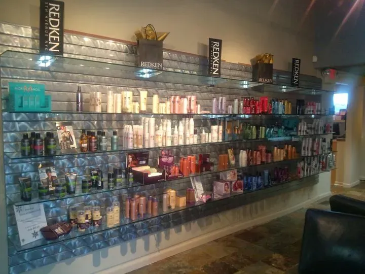 https://cdn.salonspotlight.com/photos/tZyhUQVR03uyIfFajdyI/bda1a89b-4a1b-4528-b72a-d98d492d09ec_720x720