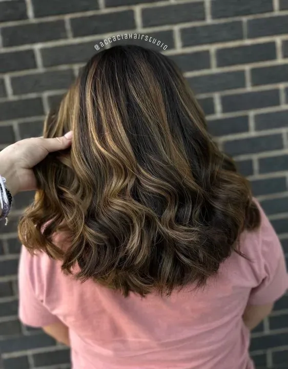 https://cdn.salonspotlight.com/photos/tcZ1NPXB1xByKK3oRHM3/1986957f-f925-4982-8e9f-774dd29f2c67_720x720