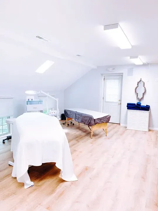 https://cdn.salonspotlight.com/photos/tfIUyben70CjulDvwQGf/7b0750e4-e7e1-42d9-87b6-25c49dc1232e_720x720