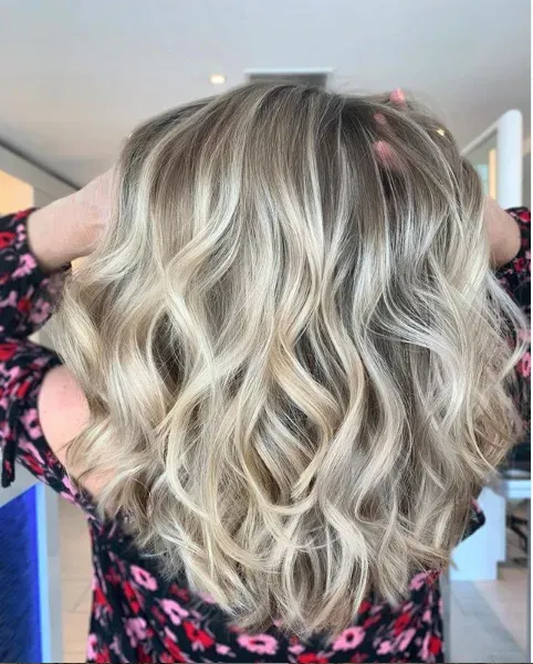 https://cdn.salonspotlight.com/photos/tfIUyben70CjulDvwQGf/a0764585-e8b1-4a45-a000-e11ebb0b6729_720x720