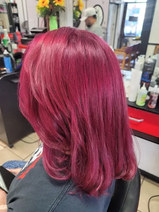 https://cdn.salonspotlight.com/photos/tgjI2QWWUb8RNOwWT5h2/72559464-f43d-4c5a-b066-039690744944_720x720