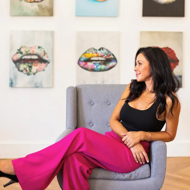 https://cdn.salonspotlight.com/photos/tjqKjpc2SZYBQrsb3Jgt/4b5f5eec-be6b-4b09-a338-1af23be3756d_720x720