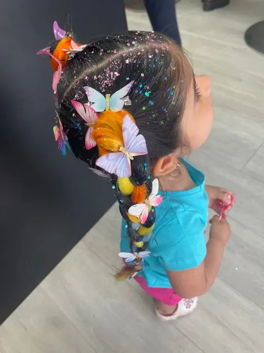 https://cdn.salonspotlight.com/photos/tmjCmhVnZYjIxLVBOm6N/56eb4018-9ebc-41c9-b2eb-45d7b7022271_720x720