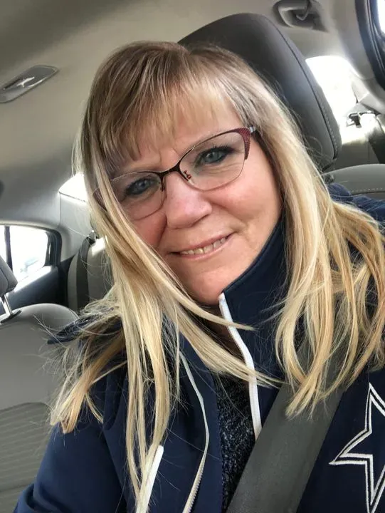 https://cdn.salonspotlight.com/photos/tnAmNyYjujhv91F4pzNV/8a6aeabc-df6c-40c0-a62c-2d95ff606f2f_720x720