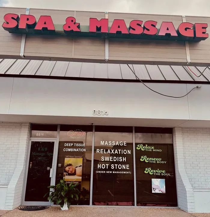 https://cdn.salonspotlight.com/photos/tpAIbAyoxWojzDAqtDfp/b4726a49-b730-4211-b069-8151f7d719cf_720x720