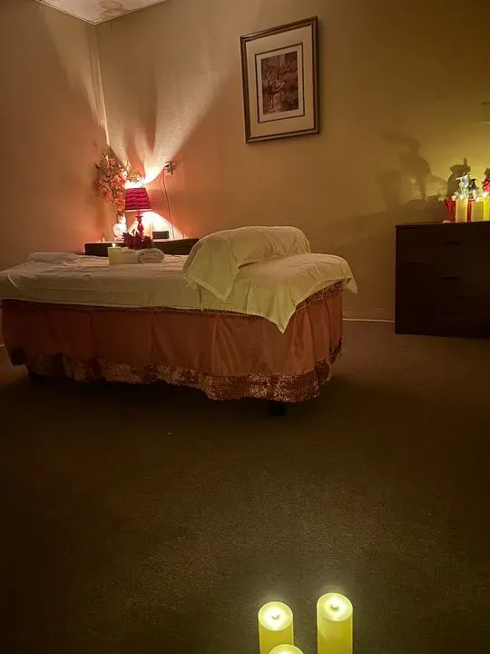 https://cdn.salonspotlight.com/photos/tpAIbAyoxWojzDAqtDfp/e912cf90-6ea0-495b-b059-2a339287e349_720x720