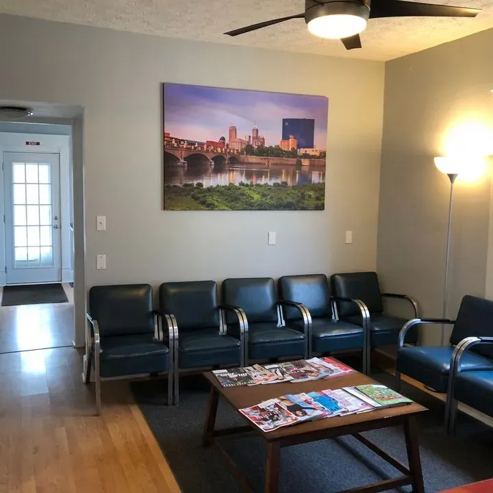 https://cdn.salonspotlight.com/photos/tqpbiw9UK3eTj8NUsPoJ/90097c5f-5d0f-434c-9fd3-c57882171d16_720x720