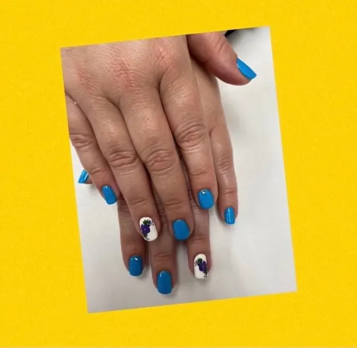 https://cdn.salonspotlight.com/photos/tvlS392y0dZKtW4SzcRY/d326bf6c-89d4-4ac7-881a-828325d6aad6_720x720