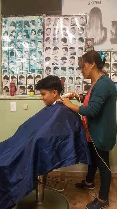 https://cdn.salonspotlight.com/photos/twTg0nCVoMpou6xzvQvL/119b6dda-04b2-497d-9529-ee74ff5a54d1_720x720