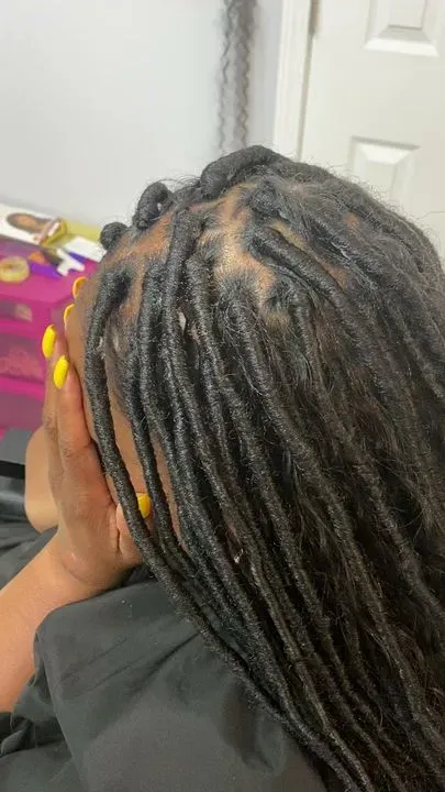 https://cdn.salonspotlight.com/photos/u0800684QTpgUoPvWydX/1debceea-6de7-41a8-a59b-9af139357223_720x720