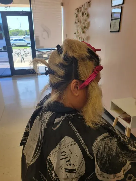 https://cdn.salonspotlight.com/photos/u0r9y2xF4dhT5rLSrkKS/6832c31a-6e28-4ead-8878-a9bb17dfabcb_720x720