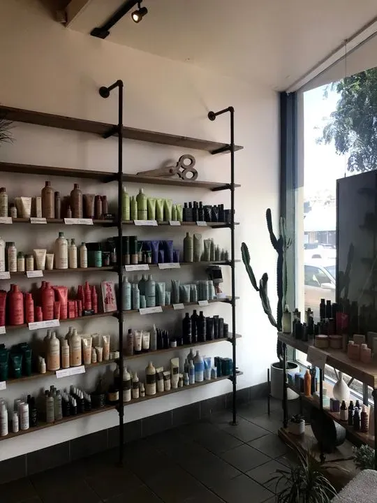 https://cdn.salonspotlight.com/photos/u2AyjBUVo8OQGbSxFGv2/dd740d32-2480-4429-a10a-1ce6b735cbd6_720x720