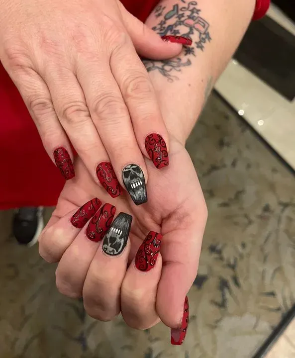 https://cdn.salonspotlight.com/photos/u2kYn8W0vtf8Gi5QYuTe/7e0ecb5b-71ee-49a3-8eda-3f31971b7d47_720x720