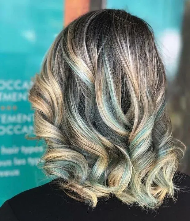 https://cdn.salonspotlight.com/photos/u3WfhzFzr0VOjisZF9C2/6cc13323-354a-4180-ae85-0cebb5b8be1c_720x720