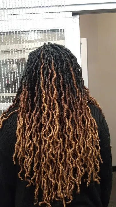 https://cdn.salonspotlight.com/photos/u3arUmExdvyPfH9H9vkg/863e8995-9207-4406-adf5-22a6c7d98420_720x720