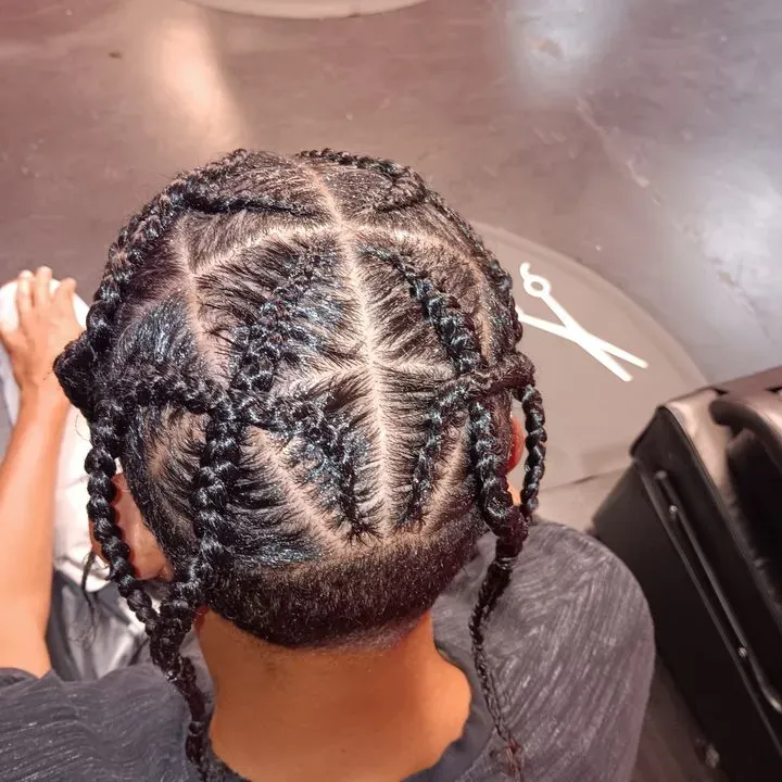 https://cdn.salonspotlight.com/photos/u5OZqFVsP3YZreuyWnd0/0dbdfca3-336f-4992-aeb6-d6fa770e4797_720x720